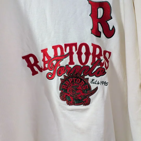 Mitchell & Ness Cream Raptors Sweatshirt - Picture 3 of 7